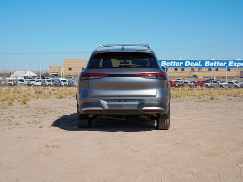 New 2026 INFINITI QX60 Luxe w/ Family Package image 9