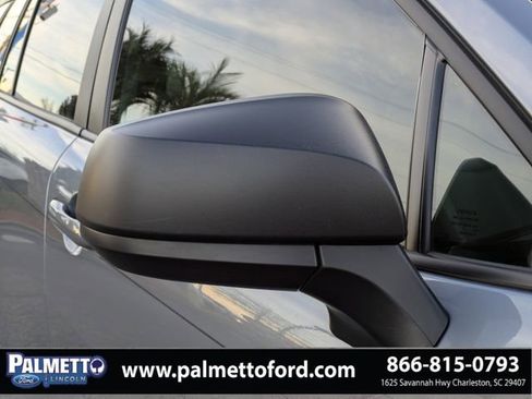 Used 2024 Toyota Corolla Cross L image 12