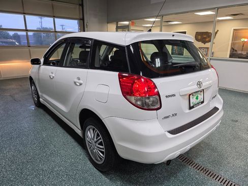 Used 2004 Toyota Matrix AWD image 9