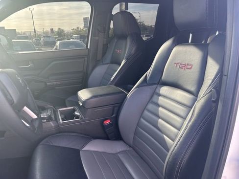 Used 2025 Toyota Tacoma TRD Off-Road image 12