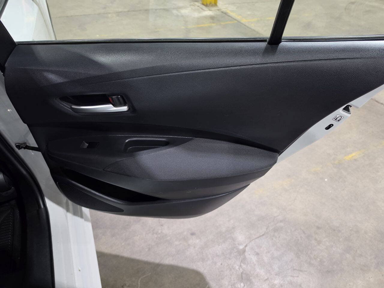 Used 2020 Toyota Corolla LE FWD image 30