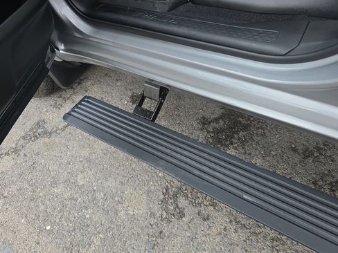 Used 2026 RAM 1500 Laramie image 13