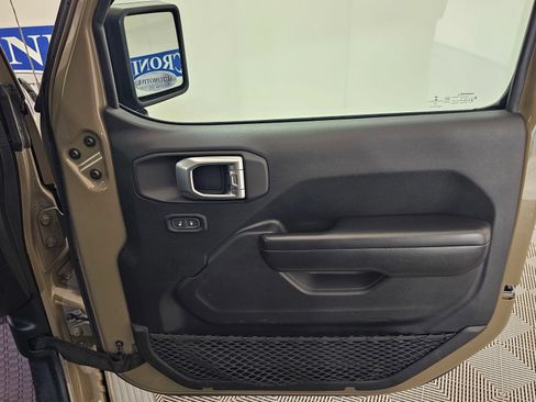 Used 2020 Jeep Gladiator Sport w/ Quick Order Package 24S AWD/4WD image 25