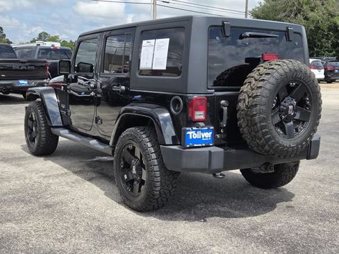 Used 2018 Jeep Wrangler Unlimited Sahara w/ Max Tow Package AWD/4WD image 5