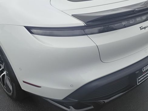 Used 2020 Porsche Taycan 4S image 10