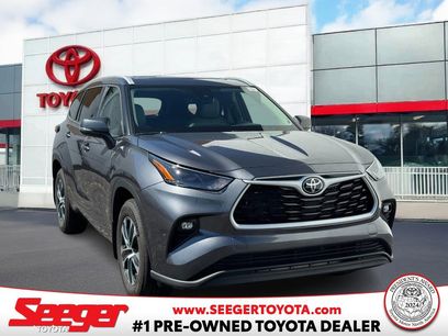 Used 2025 Toyota Highlander AWD