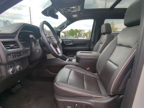 Used 2023 GMC Yukon SLT w/ SLT Luxury Package AWD/4WD image 14