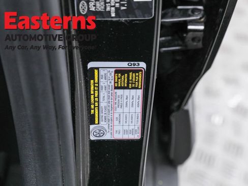 Used 2025 Hyundai Venue SE image 35