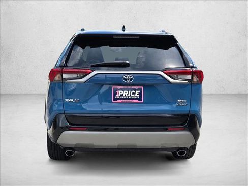 Used 2022 Toyota RAV4 XSE AWD/4WD image 7