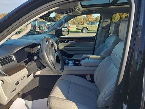 Used 2024 Jeep Grand Wagoneer L 4WD image 21