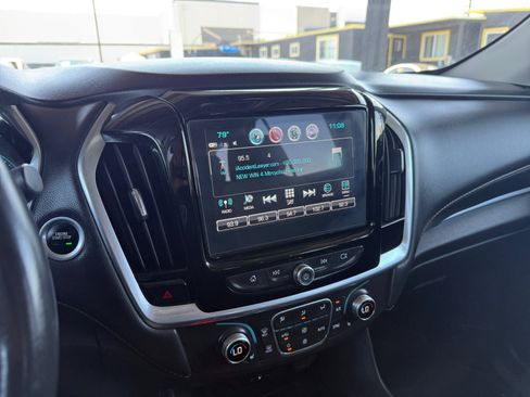 Used 2019 Chevrolet Traverse LT FWD image 16