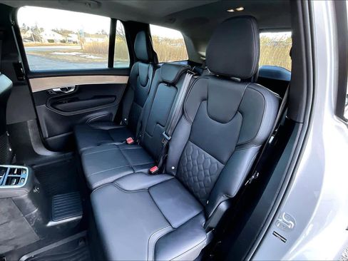 Used 2025 Volvo XC90 T8 Plus image 20