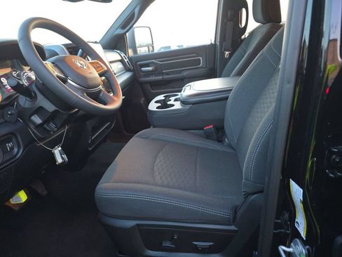 Used 2026 RAM 2500 Big Horn AWD/4WD image 7