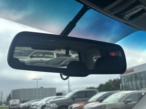 Used 2013 Subaru Forester 2.5X Limited image 27