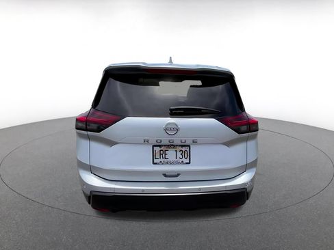 Used 2025 Nissan Rogue SV FWD image 12
