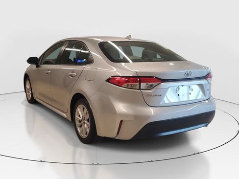 Used 2023 Toyota Corolla LE w/ LE Premium Package FWD image 5