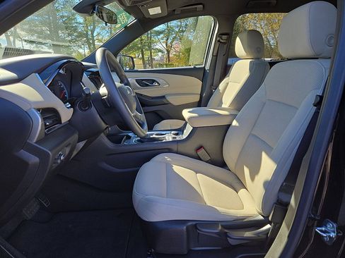 Certified 2023 Chevrolet Traverse LS image 11