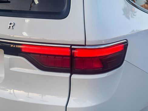 Used 2023 Jeep Wagoneer L Series II image 8