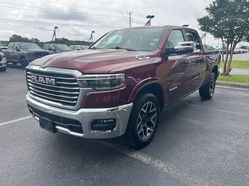Used 2025 RAM 1500 Laramie AWD/4WD image 4