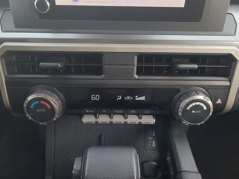Used 2024 Toyota Tacoma TRD Off-Road AWD/4WD image 21