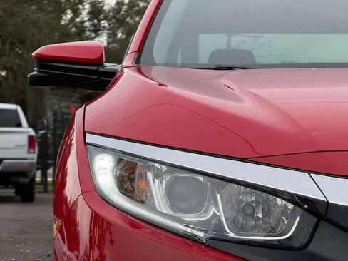 Used 2018 Honda Civic EX image 9