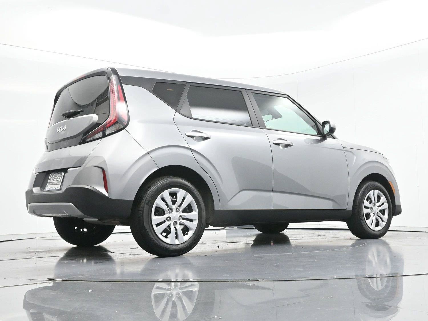 Used 2025 Kia Soul LX FWD image 46