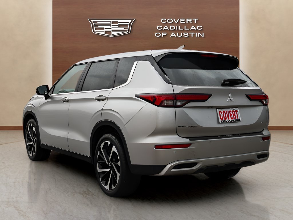 Used 2022 Mitsubishi Outlander SE AWD/4WD image 3