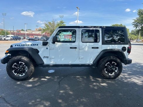 Used 2025 Jeep Wrangler Unlimited Rubicon 4xe w/ Convenience Group AWD/4WD image 4