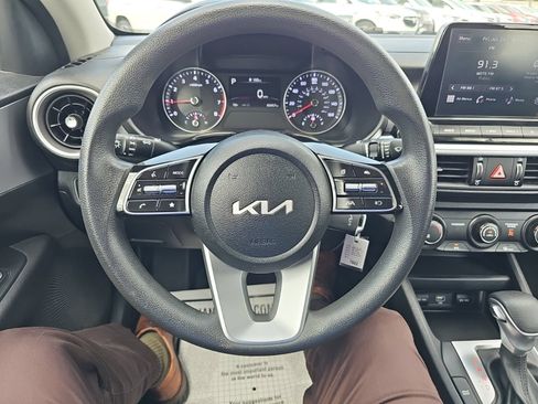 Used 2022 Kia Forte LXS w/ LXS Technology Package FWD image 13
