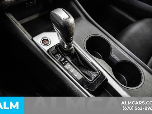 Used 2025 Nissan Altima 2.5 SV image 40