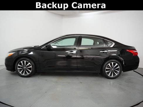 Used 2017 Nissan Altima 2.5 SV image 4