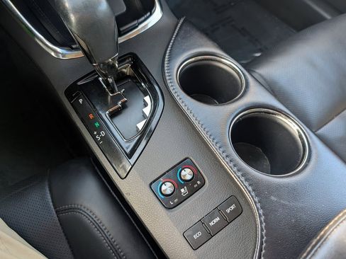 Used 2018 Toyota Avalon Limited w/ All Weather Liner Package image 21