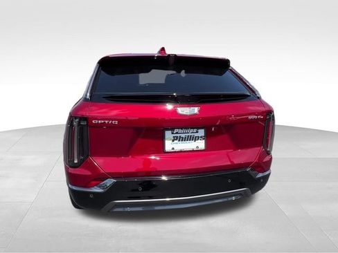 Certified 2025 Cadillac Optiq Sport 2 w/ LPO, Floor Liner Package AWD/4WD image 5