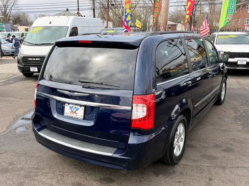 Used 2012 Chrysler Town & Country Touring w/ Entertainment Group #1 image 7