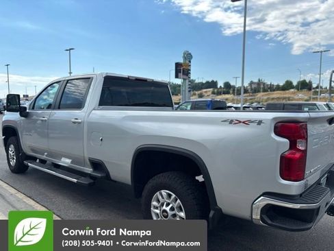 Used 2021 Chevrolet Silverado 2500 LT w/ Fleet Comfort Package AWD/4WD image 4