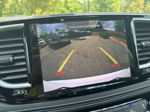 Certified 2026 Chrysler Pacifica Limited w/ S Appearance Package FWD image 33