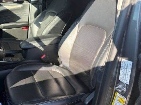 Used 2022 Ford Escape SEL w/ Technology Package FWD image 16