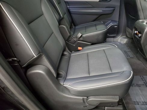 Used 2025 Buick Enclave Preferred image 20