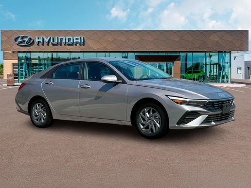 New 2025 Hyundai Elantra Blue image 10