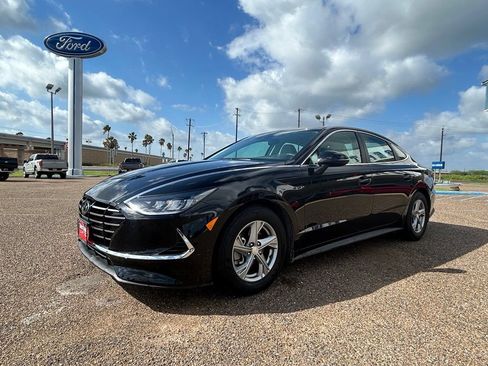 Used 2023 Hyundai Sonata SE FWD image 3
