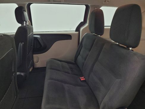 Used 2016 Dodge Grand Caravan American Value Package w/ UConnect Hands-Free Group FWD image 18