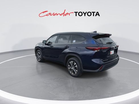 Certified 2026 Toyota Highlander XLE image 6