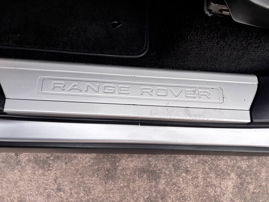 Used 2017 Land Rover Range Rover HSE AWD/4WD image 18