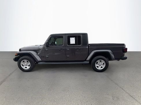 Used 2022 Jeep Gladiator Sport image 8