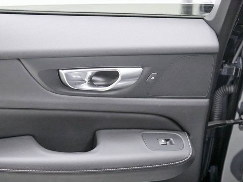 Certified 2024 Volvo V60 B5 Cross Country Ultimate image 21