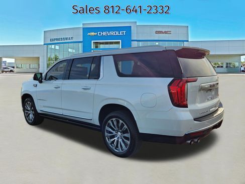 Used 2021 GMC Yukon XL Denali w/ Denali Premium Package AWD/4WD image 5