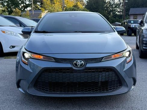 Used 2020 Toyota Corolla LE FWD image 3