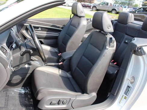 Used 2012 Volkswagen Eos Komfort FWD image 23