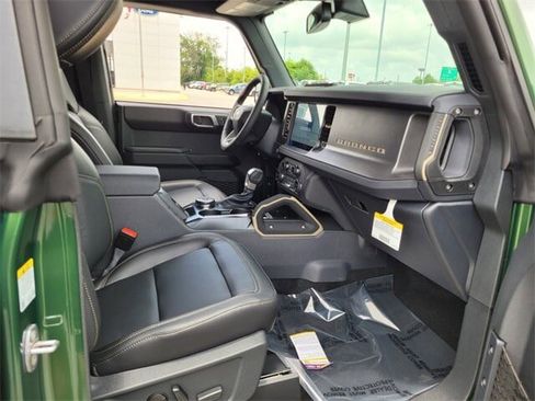 New 2025 Ford Bronco Badlands image 14