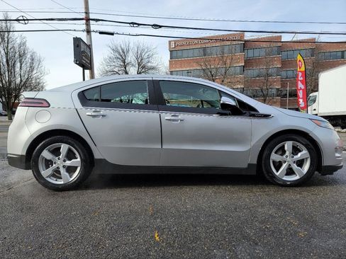 Used 2015 Chevrolet Volt Premium w/ Premium Trim Package FWD image 6